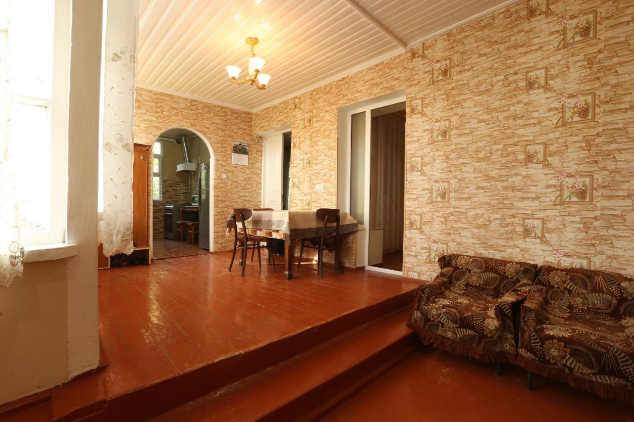 Guesthouse "Ashot Shalunts" 고리스 외부 사진